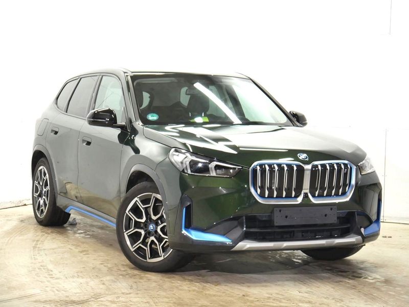 BMW iX1 xDrive 30 SANREMO GREEN METALLIC (LHD) 02/2023 BMW iX1 xDrive 30 SANREMO GREEN METALLIC (LHD) 02/2023