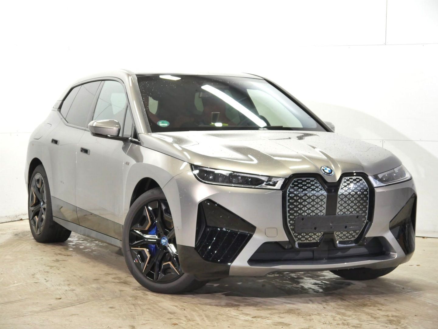 BMW iX M60 OXID GREY METALLIC (LHD) 01/2023