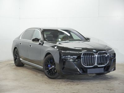 BMW M 760e xDrive SAPPHIRE BLACK METALLIC (LHD) 09/2023 BMW M 760e xDrive SAPPHIRE BLACK METALLIC (LHD) 09/2023