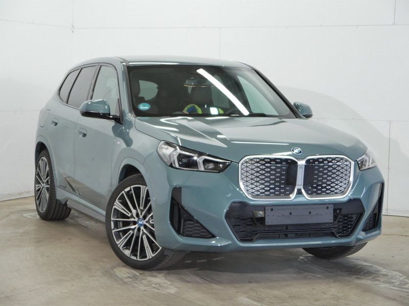 BMW iX1 xDrive 30 CAPE YORK GREEN METALLIC (LHD) 03/2024 BMW iX1 xDrive 30 CAPE YORK GREEN METALLIC (LHD) 03/2024