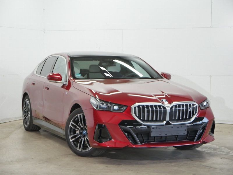 BMW i5 eDrive 40 FIRE RED METALLIC (LHD) 04/2024 BMW i5 eDrive 40 FIRE RED METALLIC (LHD) 04/2024