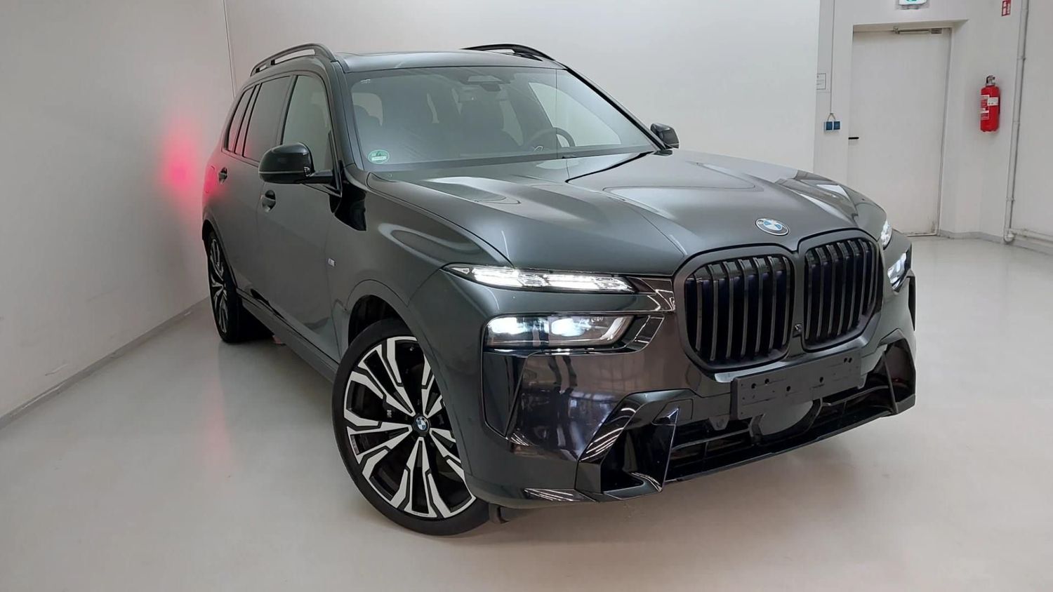 BMW X7 xDrive 40d Mild Hybrid BLACK SAPPHIRE METALLIC (LHD) 01/2025