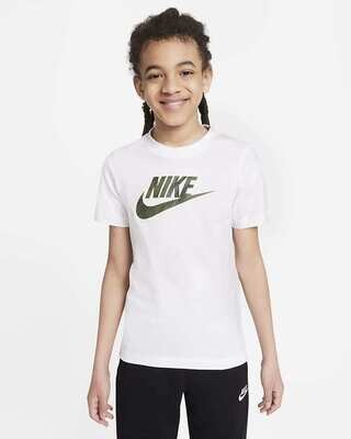 T-shirt Ragazzo Nike Sportswear Camo Futura Bianca con logo frontale Nike art. DJ6618 100