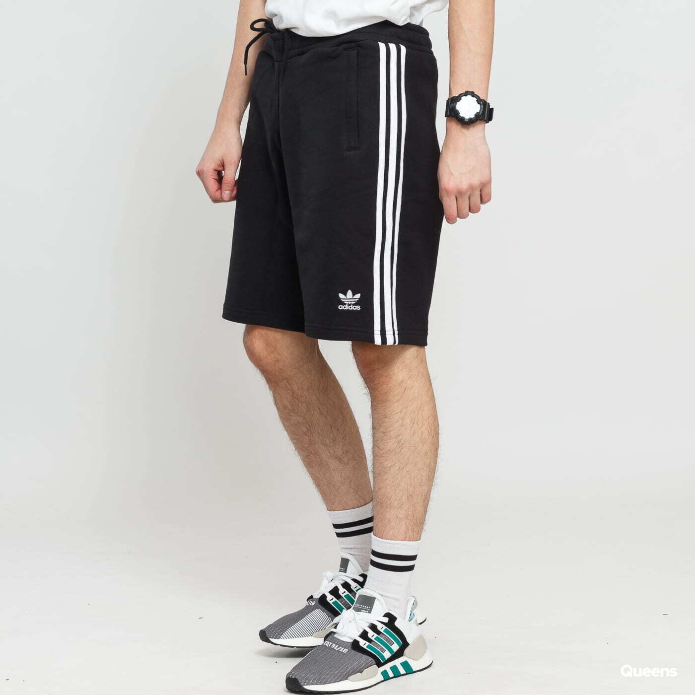 Bermuda Adidas Nero Uomo in Frech Terry Cotone Spugnato Strisce Bianche Art. DH5798