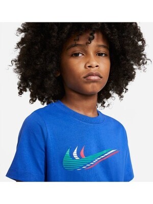 T- shirt Nike con Triple Swoosh maniche corte Blu Ragazzo Art. CU4572 480