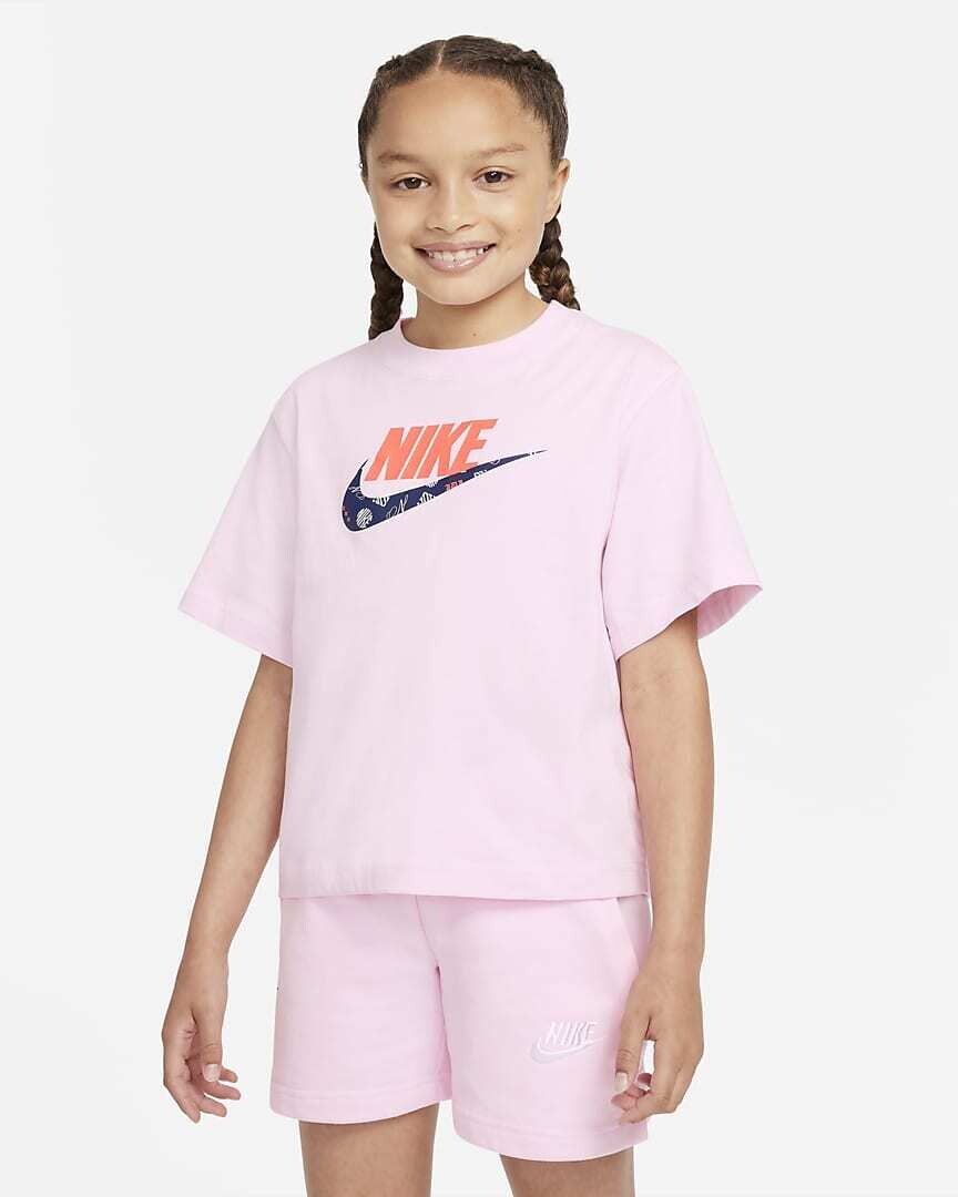 T-shirt Ragazza Nike Sportswear boxy Rosa Pink con Logo Frontale art. DJ6926 663