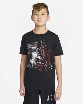 T- Shirt Ragazzi Jordan Short Sleeve Graphic Nera con Logo Jordan Art. 95A435 023