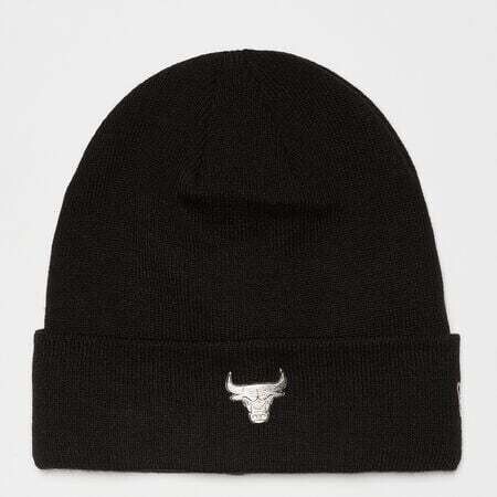 NEW ERA CAPPELLO IN LANA NERO CHICAGO BULLS CON BADGE METALLICO