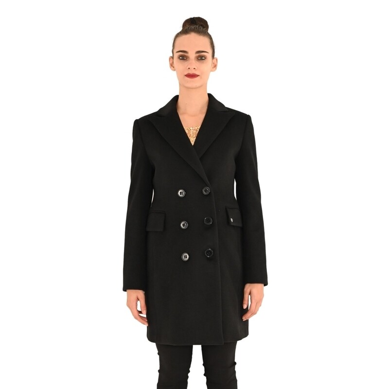 Cappotto Corto Doppio petto in Panno Nero Donna Doppiopetto sei bottoni Sfiancato con rever a lancia Please Fashion art. K493MCRIST Cappotto Corto Doppio petto in Panno Nero Donna Doppiopetto sei bottoni Sfiancato con rever a lancia Please Fashion art. K493MCRIST
