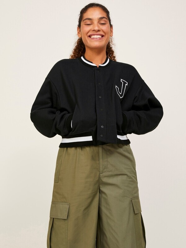 Felpa Giacca Nera College Donna Varsity Bomber Loose Fit JJXX JXCLEA art. 12222542 Felpa Giacca Nera College Donna Varsity Bomber Loose Fit JJXX JXCLEA art. 12222542