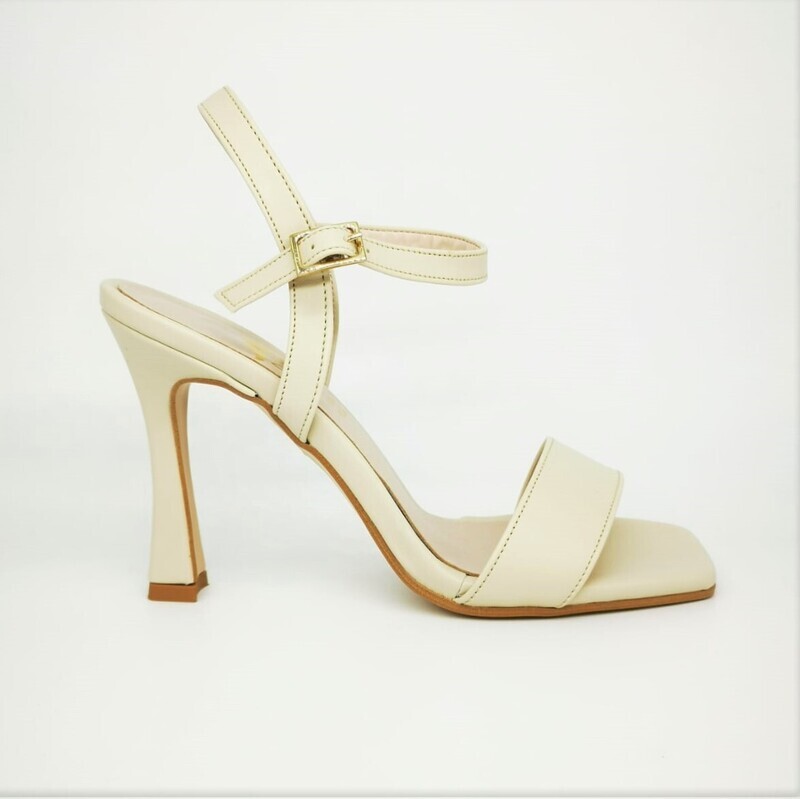Sandali Beige Sabbia Crema Con cinturino alla caviglia Tacco Alto Svasato Punta Quadrata Colbaffo® Collection scarpe Donna chiare Made in Italy art. CBD140 Sandali Beige Sabbia Crema Con cinturino alla caviglia Tacco Alto Svasato Punta Quadrata Colbaffo® Collection scarpe Donna chiare Made in Italy art. CBD140