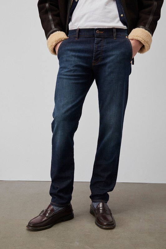Jeans Uomo Tasche america Lavaggio Scuro con impunture a contrasto Uomo Roy Roger's New Elias Patres filotasca Denim Slim Fit art. RRU006D0210062 999 Jeans Uomo Tasche america Lavaggio Scuro con impunture a contrasto Uomo Roy Roger's New Elias Patres filotasca Denim Slim Fit art. RRU006D0210062 999