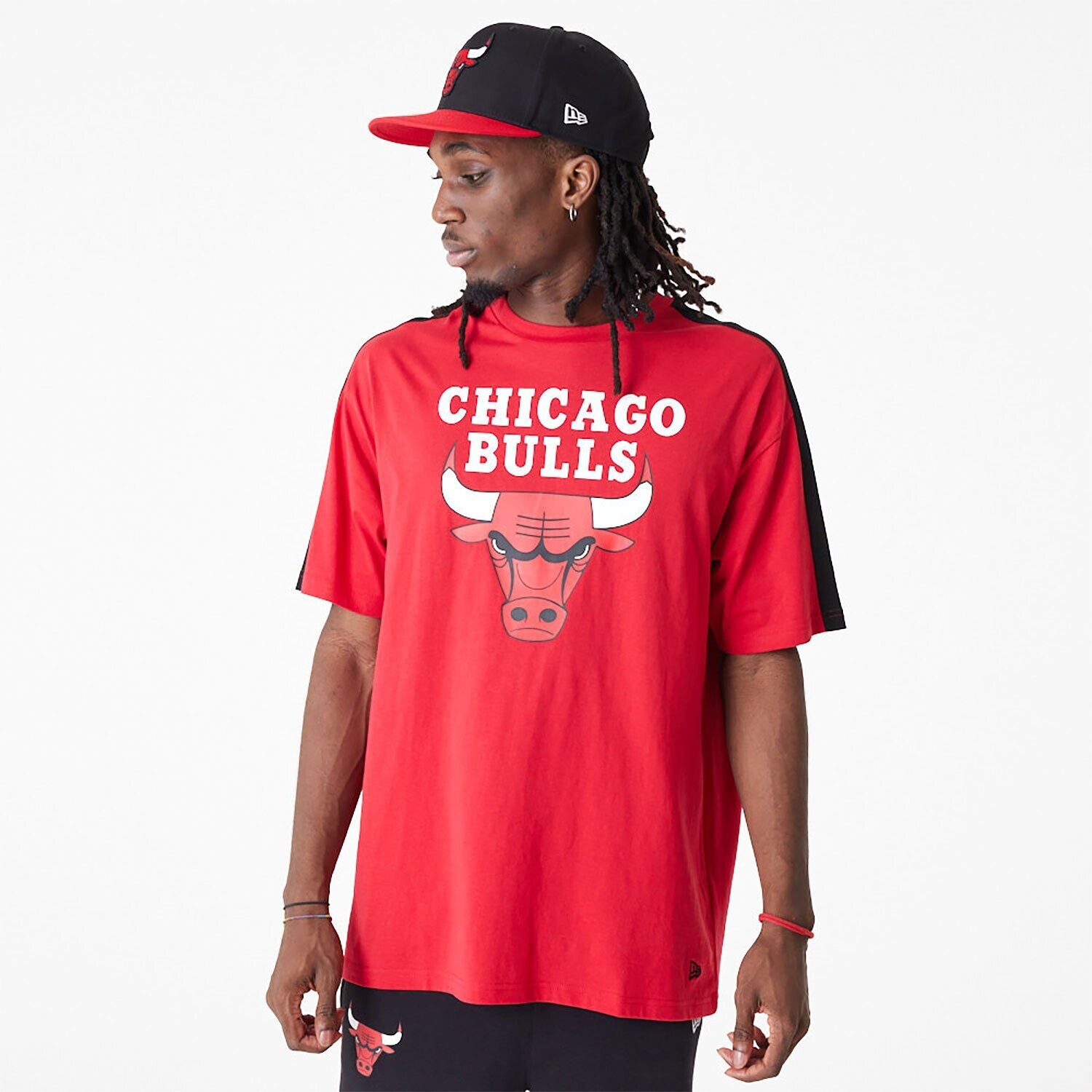 T-Shirt Chicago Bulls Rossa oversize Colorblock Chicago Bulls NBA Colour Block New Era Rosso Nero Bianco Toro NBA Cut And Sew Rossa art. 60416361