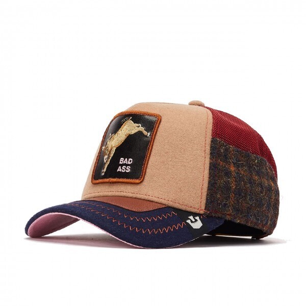 Cappello Goorin Bros Trucker Beige Marrone Verde con Patch Capra Bad Ass Play Ass Taschino Collection Cappellino con retina art. 101-0737-KHA Cappello Goorin Bros Trucker Beige Marrone Verde con Patch Capra Bad Ass Play Ass Taschino Collection Cappellino con retina art. 101-0737-KHA