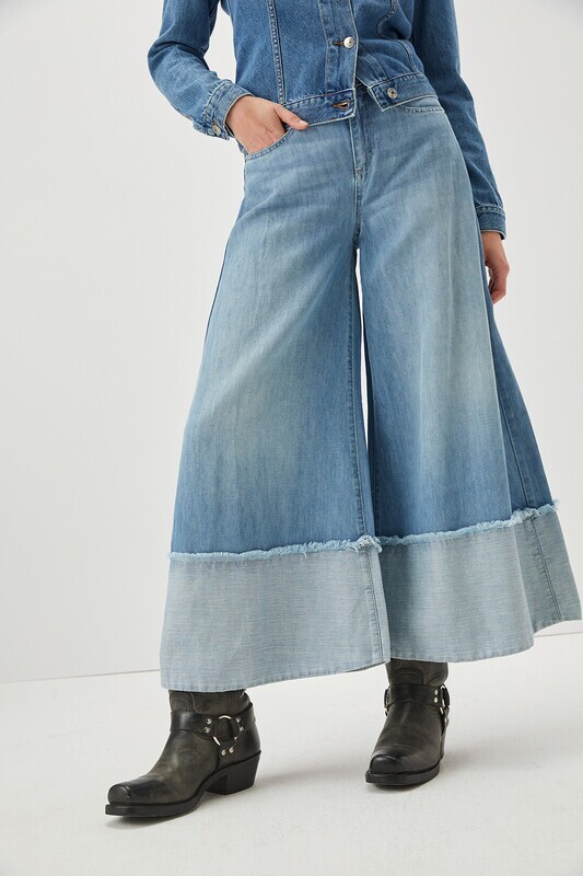 Jeans donna Con Fondo Maxi Piegone Roy Roger's Great Turn Reggie Lino Cotone Denim Chiaro Flare fit art. RND049D6102683 C0999 Jeans donna Con Fondo Maxi Piegone Roy Roger's Great Turn Reggie Lino Cotone Denim Chiaro Flare fit art. RND049D6102683 C0999