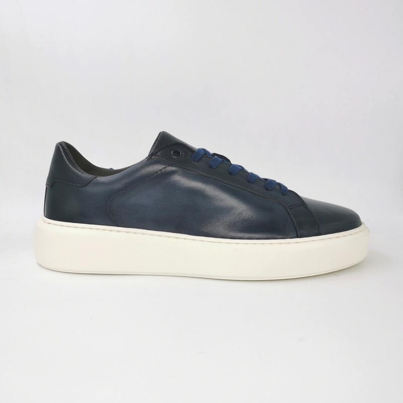 Sneakers Blu Uomo in pelle ColBaffo® Scarpe Essential Fondo Platform ultraleggero chiaro gomma Scarpe classic casual allacciata punta tonda art. CBU4050 Sneakers Blu Uomo in pelle ColBaffo® Scarpe Essential Fondo Platform ultraleggero chiaro gomma Scarpe classic casual allacciata punta tonda art. CBU4050