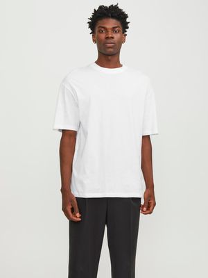 T-shirt Larga Bianca semplice Tinta unita paricollo 100% cotone Maglietta white bianco Chiaro wide fit Jack&Jones JJEBRADLEY TEE art. 12249319 T-shirt Larga Bianca semplice Tinta unita paricollo 100% cotone Maglietta white bianco Chiaro wide fit Jack&Jones JJEBRADLEY TEE art. 12249319