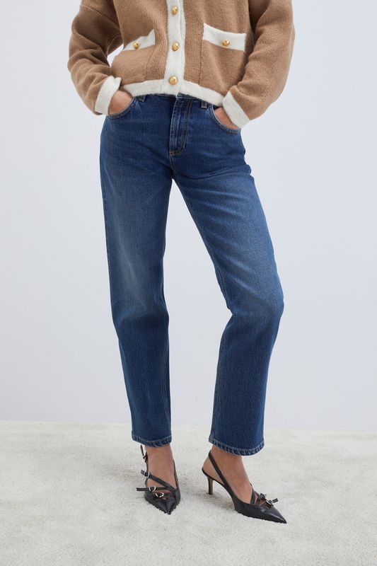 Jeans Regolare Tapered Roy roger's Vita Media Donna Denim elasticizzato con impunture a contrasto lavaggio blu medio regular fit SOFIA PINK ART. RND90002D6562779 C0999 Jeans Regolare Tapered Roy roger's Vita Media Donna Denim elasticizzato con impunture a contrasto lavaggio blu medio regular fit SOFIA PINK ART. RND90002D6562779 C0999