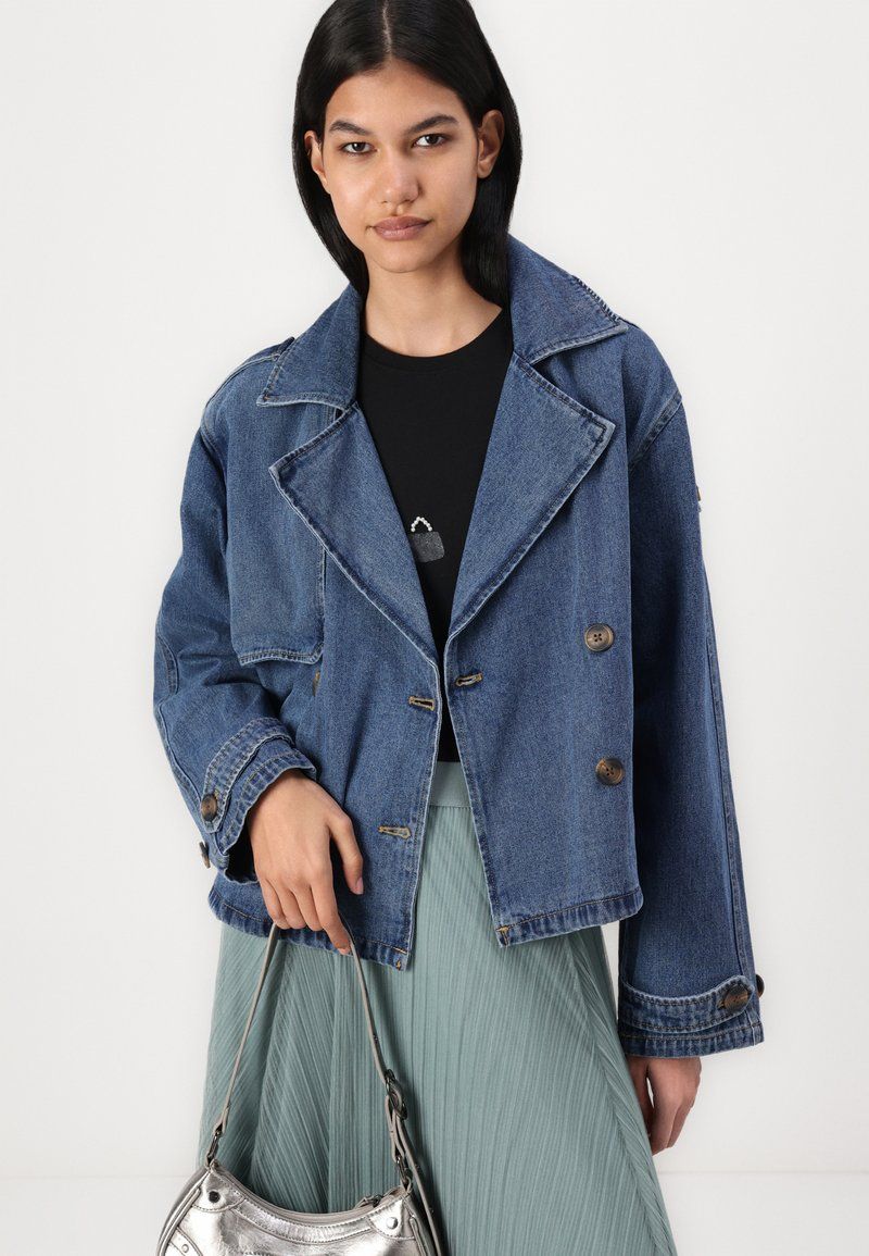 Trench Corto in jeans blu Donna Giacca Doppiopetto in Denim slavato JJXX JXCARLIE TRENCHCOAT art. 12269054