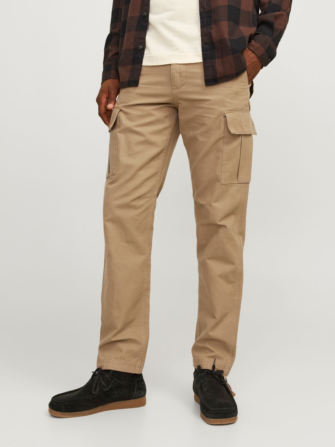 Pantaloni Cargo sabbia Regular Uomo Relax Fit 5 tasche Pantaloni Leggeri in cotone  Vita Media Beige elmwood Jack & Jones JPSTKANE BARKLEY CARGO PANT art. 12258150 Pantaloni Cargo sabbia Regular Uomo Relax Fit 5 tasche Pantaloni Leggeri in cotone  Vita Media Beige elmwood Jack & Jones JPSTKANE BARKLEY CARGO PANT art. 12258150