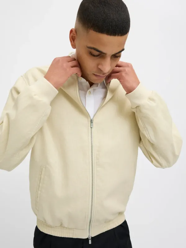 Giubbino Bomber Sabbia Uomo in Lino cotone Sfoderato Giacca Beige collo corto Essential Jack&Jones JPRBLALEISTER BOMBER otw Baseball JACKET art. 12272609 Giubbino Bomber Sabbia Uomo in Lino cotone Sfoderato Giacca Beige collo corto Essential Jack&Jones JPRBLALEISTER BOMBER otw Baseball JACKET art. 12272609