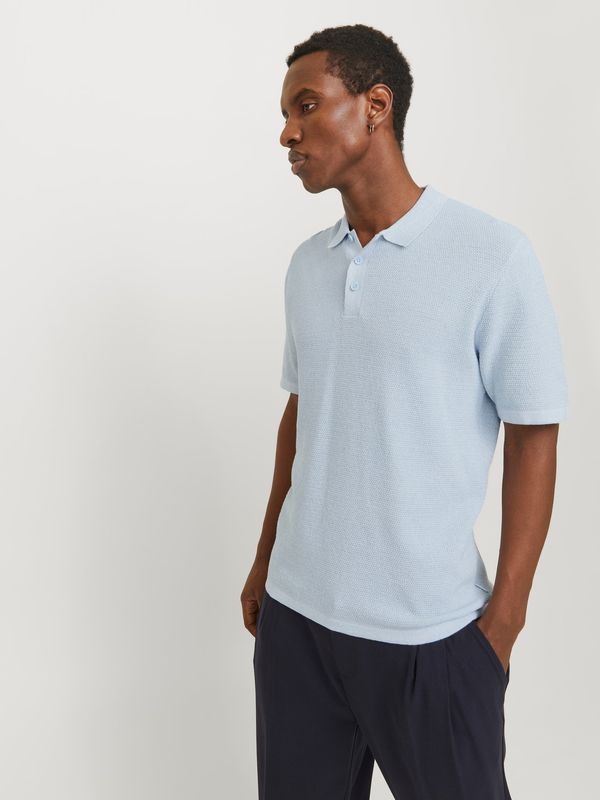 Polo in maglia azzurra celeste chiaro Leggera Uomo in Cotone Maniche corte Relax fit Pull Over trama piatta basic Sottogiacca chambray blue azzurro Jack&Jones JJEGEORGE KNIT POLO art. 12268281 Polo in maglia azzurra celeste chiaro Leggera Uomo in Cotone Maniche corte Relax fit Pull Over trama piatta basic Sottogiacca chambray blue azzurro Jack&Jones JJEGEORGE KNIT POLO art. 12268281