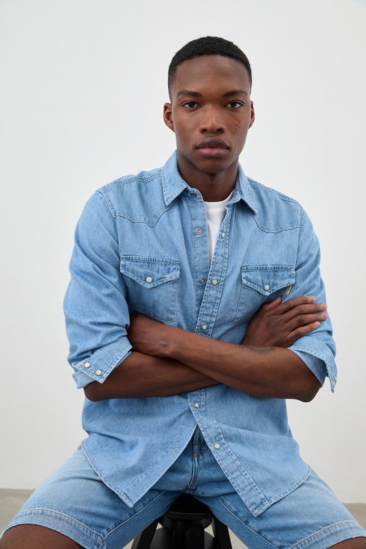Camicia In Jeans chiaro Uomo Roy Roger's Con Tasche Frontali Denim Chiaro Bleach Light Martin Shirt  art. RRU400CG340102 C0999