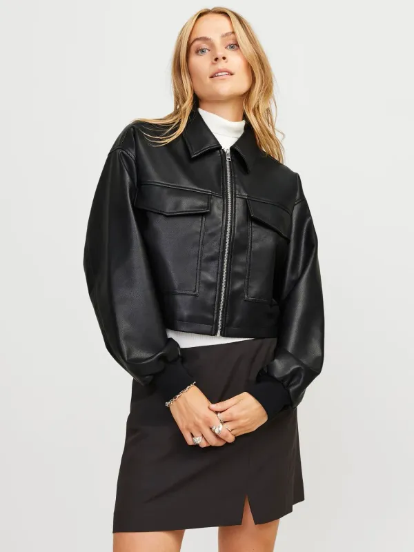 Giacca in  finta pelle Nera Crop giubbino Bomber Donna Giacca Con tasche frontali Collo  JJXX JXCAROL JACKET art. 12267876