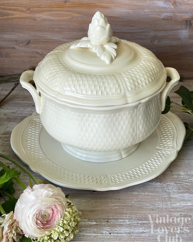 Soup bowl with plate, Gien