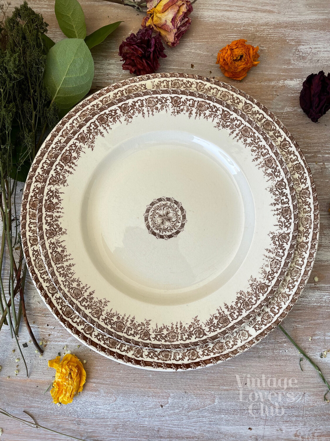 Elegant Serving Dish