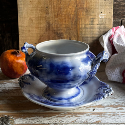 Bryonia gravy boat