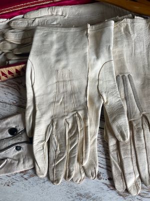 Women&#39;s Leather Gloves