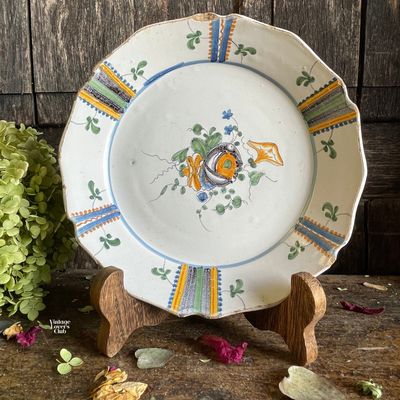 La Rochelle Nevers Maiolica Plate