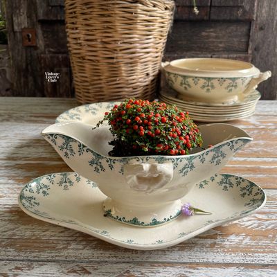 Gien Florence gravy boat