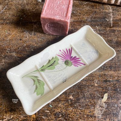 Comb Holder with Elegant Purple Flower