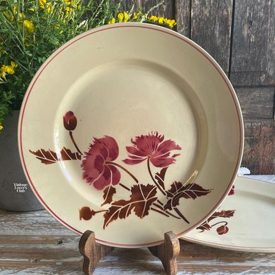Brown Flower Round Serving Dish