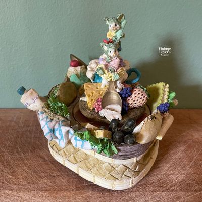 Vintage Picnic Basket Mice Music Box