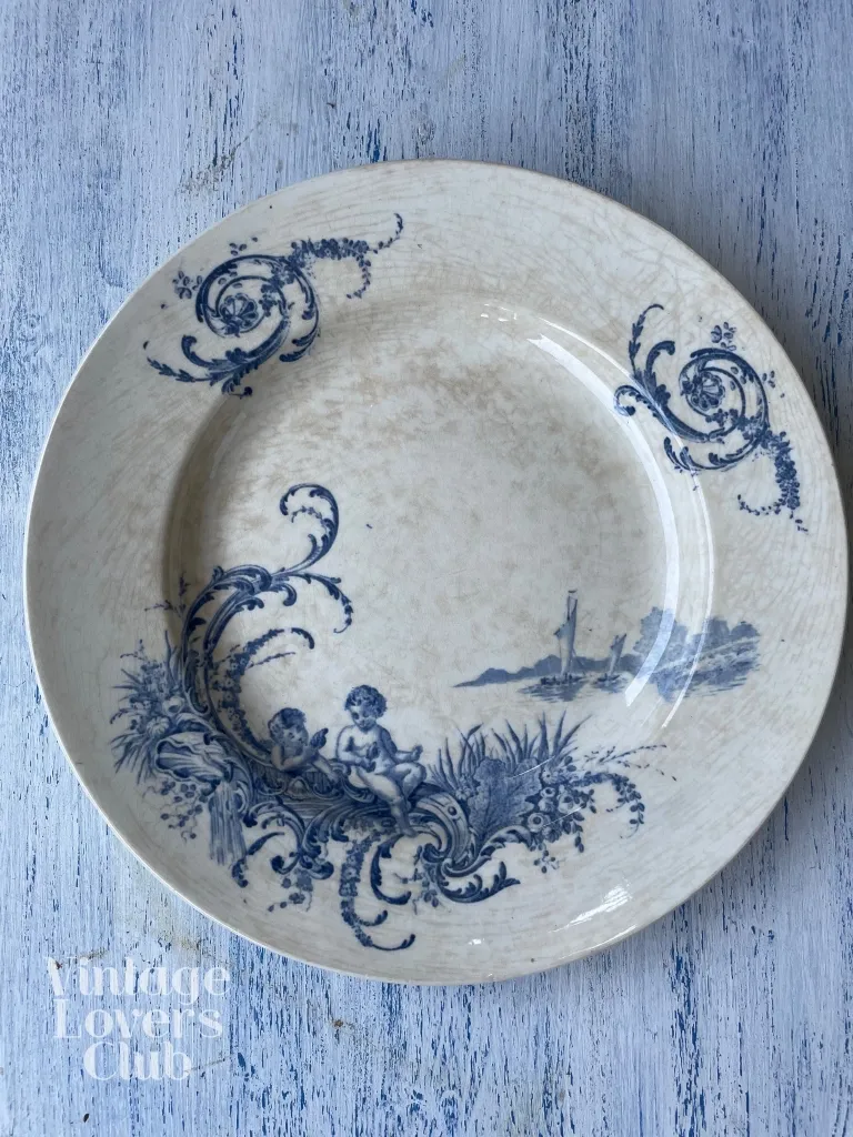 <source>round Plate Neptune</source>