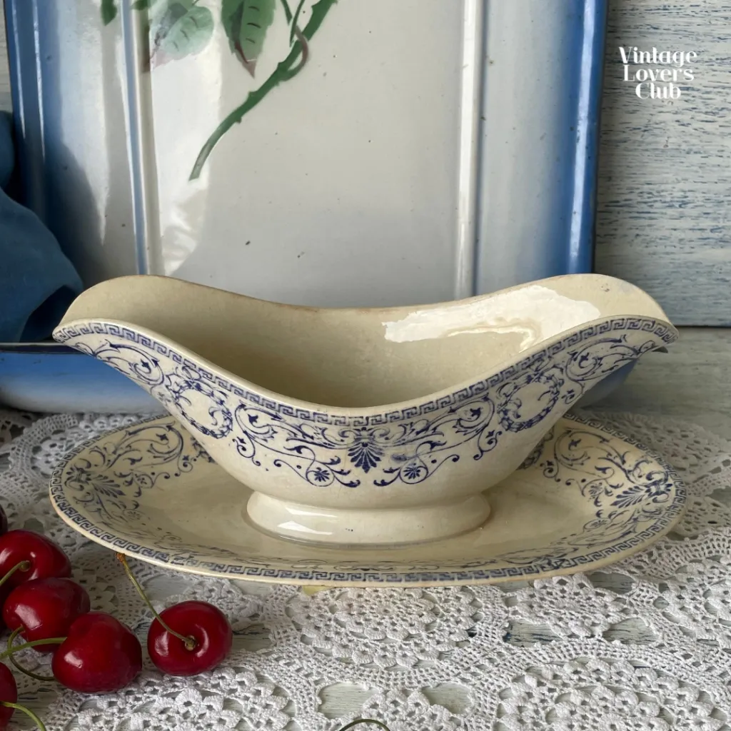 Creil Montereau Labrador Sauce Boat