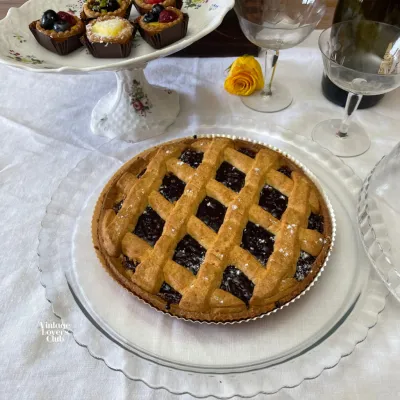 Round pressed glass plate