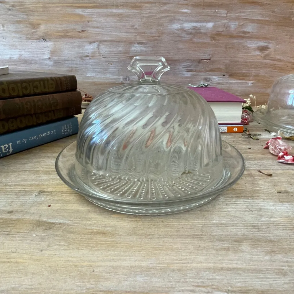 Torchon Glass Cloche