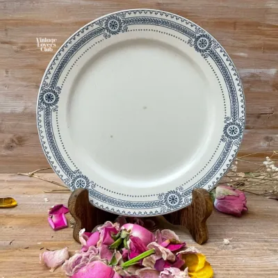 Sarreguemines Dinner Plate with Charming Blue Carina Decoration