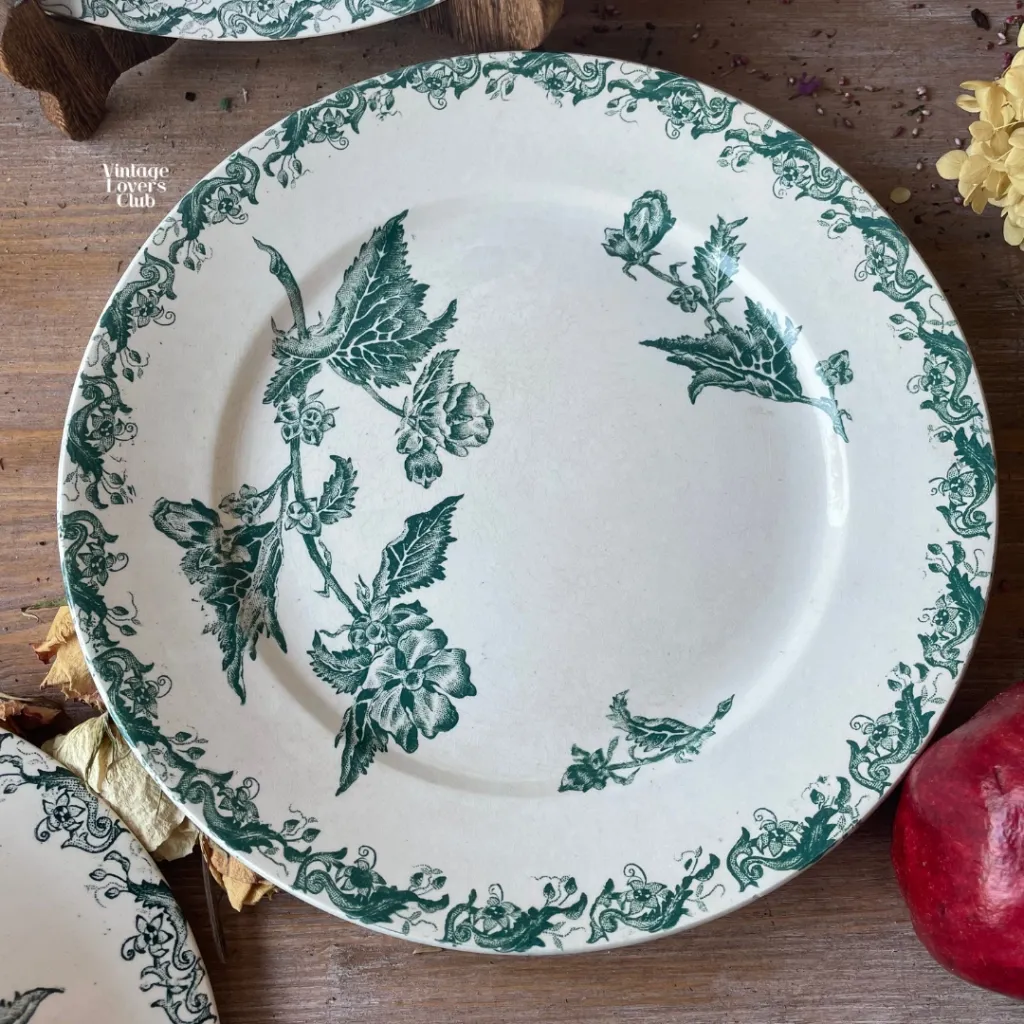 Round Richelieu Serving Plate.