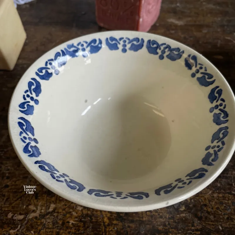 Round soap dish Cluny