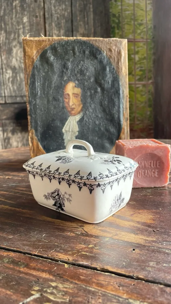 Flora Pattern Soap Dish