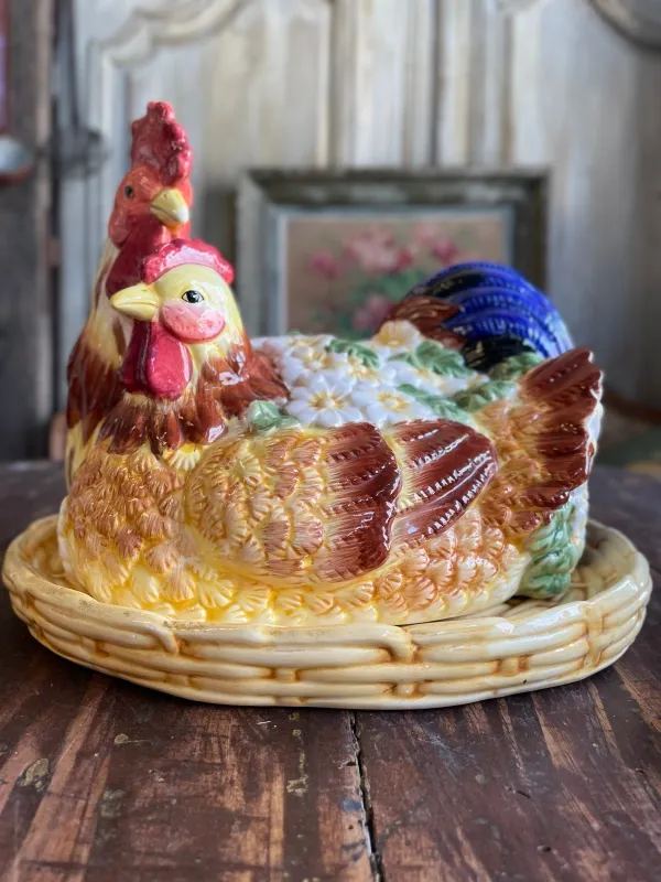 Full-figure barbotine tureen-centrepiece