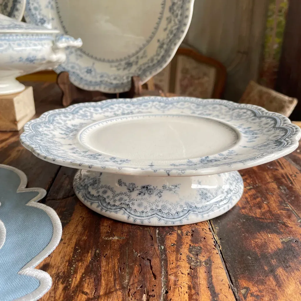 Johnson Bros Shallow Bowl – Dorothy Pattern