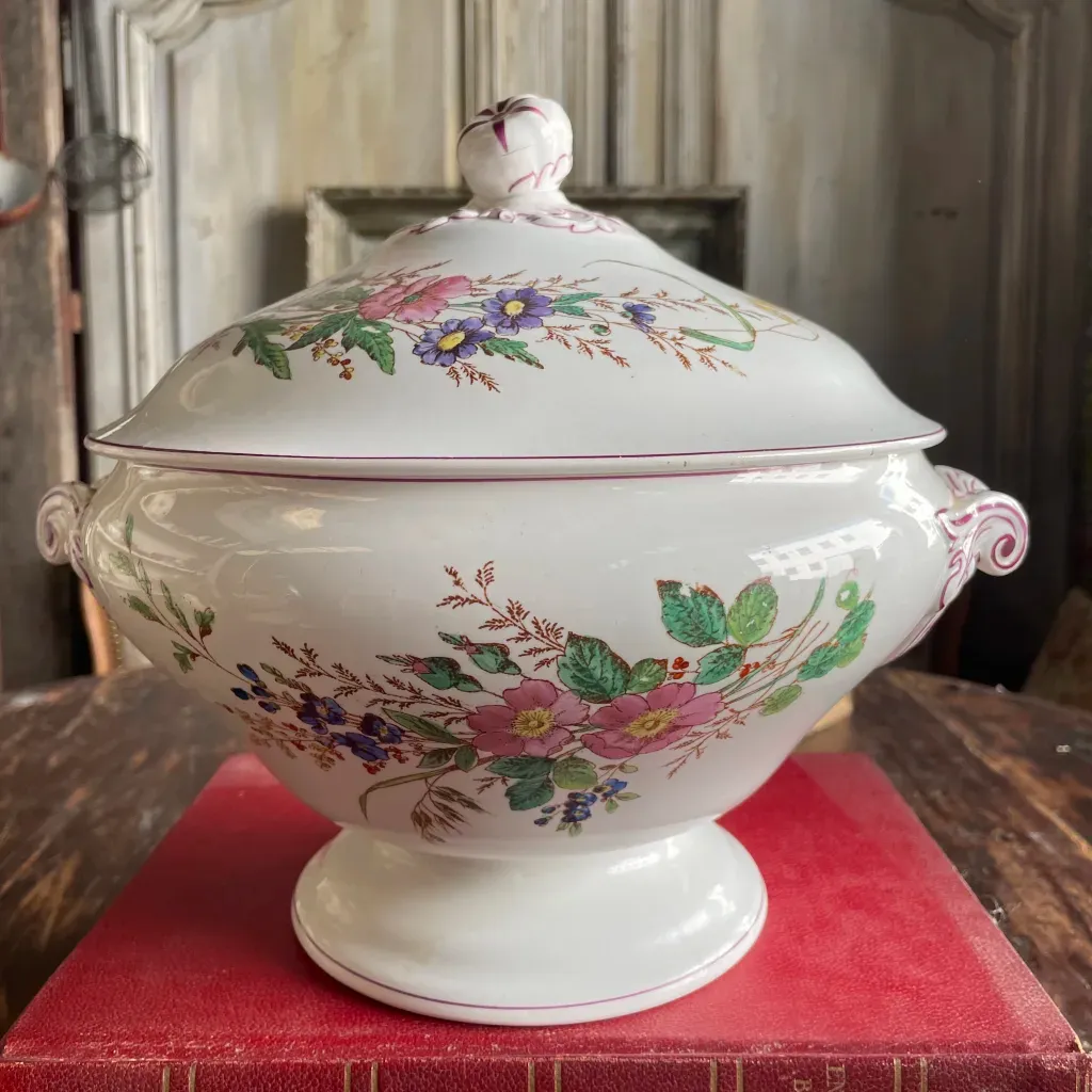 Tureen Faïence de Longwy – Polychrome Floral Pattern