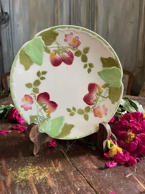 Barbotine Plate H. Boulenger – Strawberry Decoration