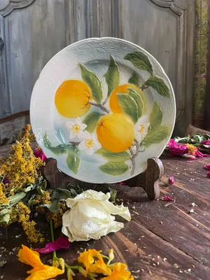 Barbotine Plate Saint-Clément – Lemon Branch Decoration